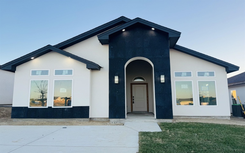 6003 Heather Loop, Laredo, TX 78043, 3 Bedrooms Bedrooms, ,2 BathroomsBathrooms,Residential,For Sale,6003 Heather Loop,0,20260081