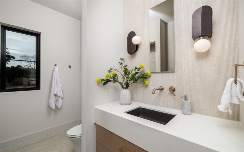 4902 Wenonah Drive, Dallas, TX 75209, 4 Habitaciones Habitaciones , ,5 BañosBaños,Residential,En Venta,4902 Wenonah Drive,0,21142069