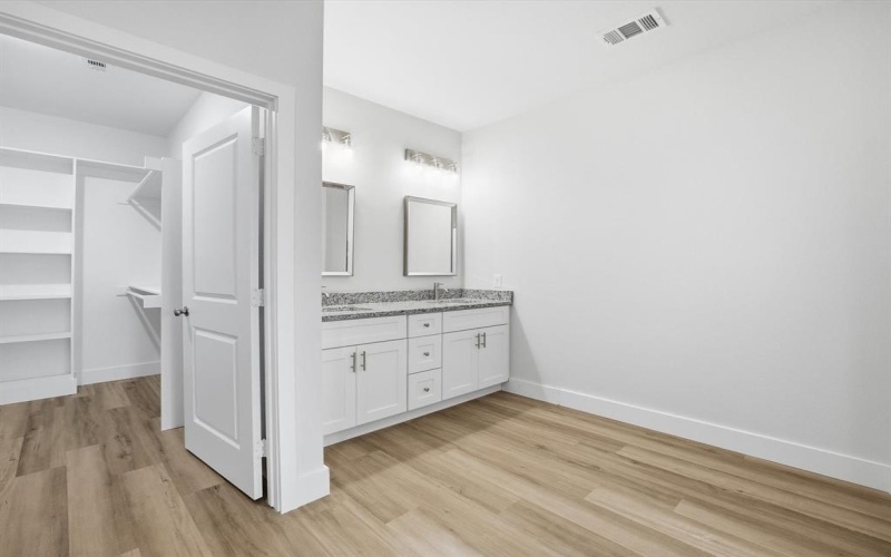 108 N Couch Street, Italy, TX 76651, 3 Habitaciones Habitaciones , ,2 BañosBaños,Residential,En Venta,108 N Couch Street,0,21143877