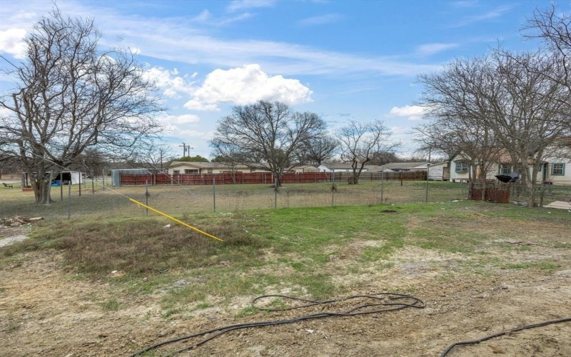 108 N Couch Street, Italy, TX 76651, 3 Habitaciones Habitaciones , ,2 BañosBaños,Residential,En Venta,108 N Couch Street,0,21143877