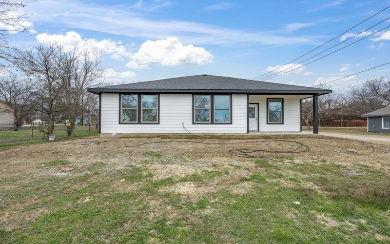 108 N Couch Street, Italy, TX 76651, 3 Habitaciones Habitaciones , ,2 BañosBaños,Residential,En Venta,108 N Couch Street,0,21143877