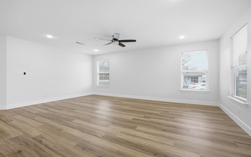 108 N Couch Street, Italy, TX 76651, 3 Habitaciones Habitaciones , ,2 BañosBaños,Residential,En Venta,108 N Couch Street,0,21143877