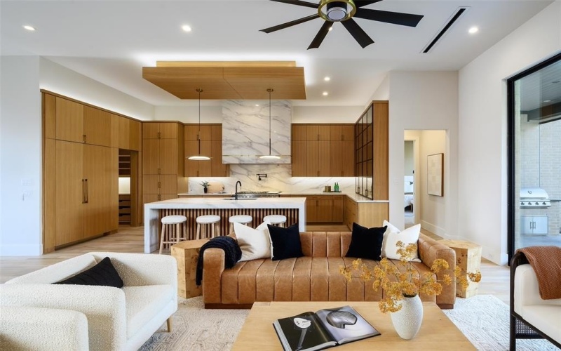 4015 Rochelle Drive, Dallas, TX 75220, 5 Bedrooms Bedrooms, ,6 BathroomsBathrooms,Residential,For Sale,4015 Rochelle Drive,0,21144123