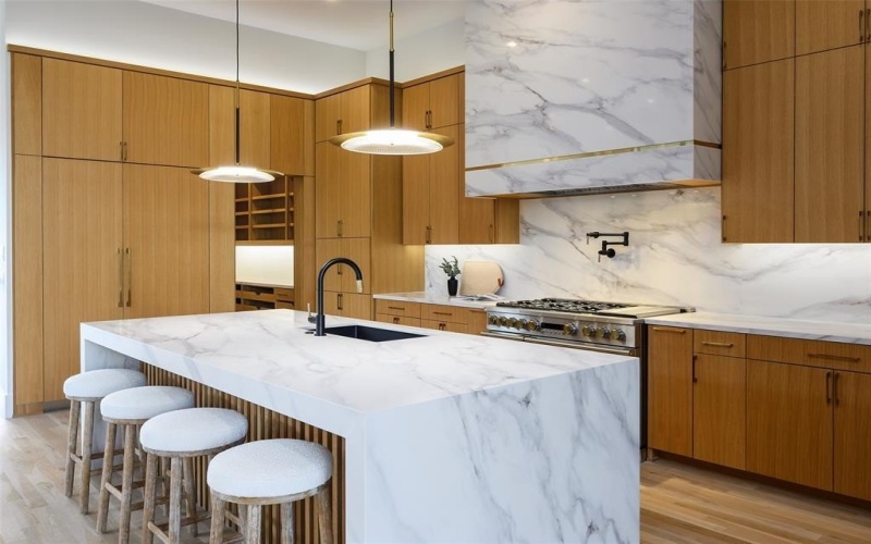 4015 Rochelle Drive, Dallas, TX 75220, 5 Bedrooms Bedrooms, ,6 BathroomsBathrooms,Residential,For Sale,4015 Rochelle Drive,0,21144123