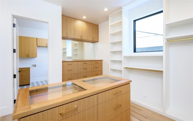 4015 Rochelle Drive, Dallas, TX 75220, 5 Bedrooms Bedrooms, ,6 BathroomsBathrooms,Residential,For Sale,4015 Rochelle Drive,0,21144123