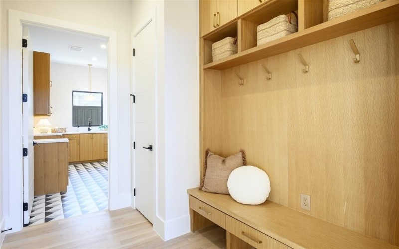 4015 Rochelle Drive, Dallas, TX 75220, 5 Bedrooms Bedrooms, ,6 BathroomsBathrooms,Residential,For Sale,4015 Rochelle Drive,0,21144123