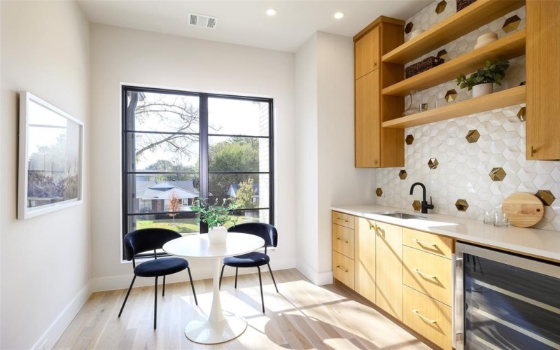 4015 Rochelle Drive, Dallas, TX 75220, 5 Bedrooms Bedrooms, ,6 BathroomsBathrooms,Residential,For Sale,4015 Rochelle Drive,0,21144123