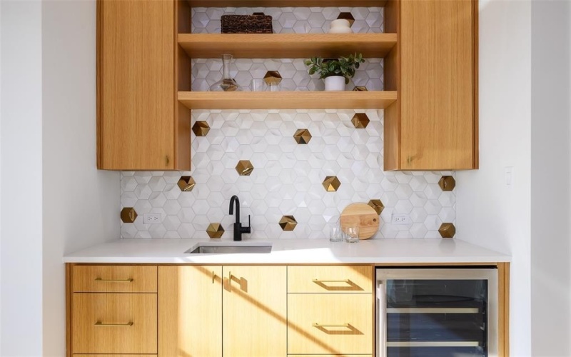 4015 Rochelle Drive, Dallas, TX 75220, 5 Bedrooms Bedrooms, ,6 BathroomsBathrooms,Residential,For Sale,4015 Rochelle Drive,0,21144123