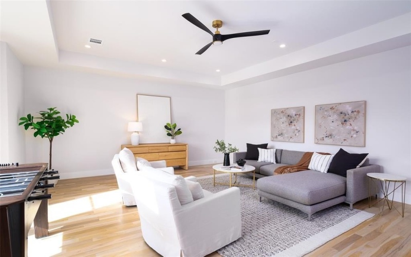 4015 Rochelle Drive, Dallas, TX 75220, 5 Bedrooms Bedrooms, ,6 BathroomsBathrooms,Residential,For Sale,4015 Rochelle Drive,0,21144123