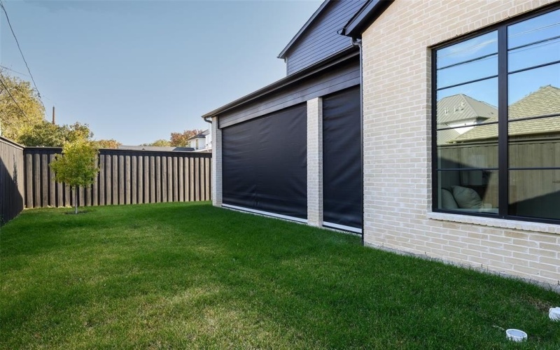 4015 Rochelle Drive, Dallas, TX 75220, 5 Bedrooms Bedrooms, ,6 BathroomsBathrooms,Residential,For Sale,4015 Rochelle Drive,0,21144123