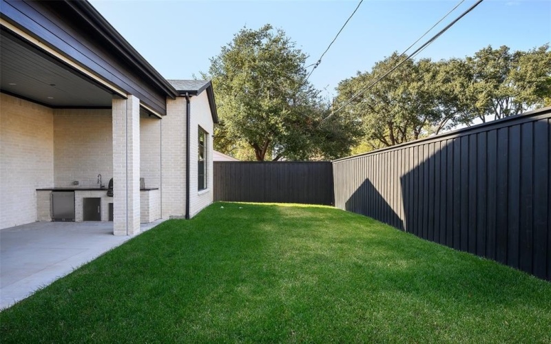 4015 Rochelle Drive, Dallas, TX 75220, 5 Bedrooms Bedrooms, ,6 BathroomsBathrooms,Residential,For Sale,4015 Rochelle Drive,0,21144123