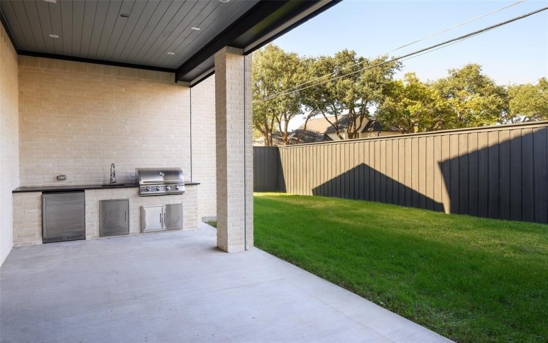 4015 Rochelle Drive, Dallas, TX 75220, 5 Bedrooms Bedrooms, ,6 BathroomsBathrooms,Residential,For Sale,4015 Rochelle Drive,0,21144123