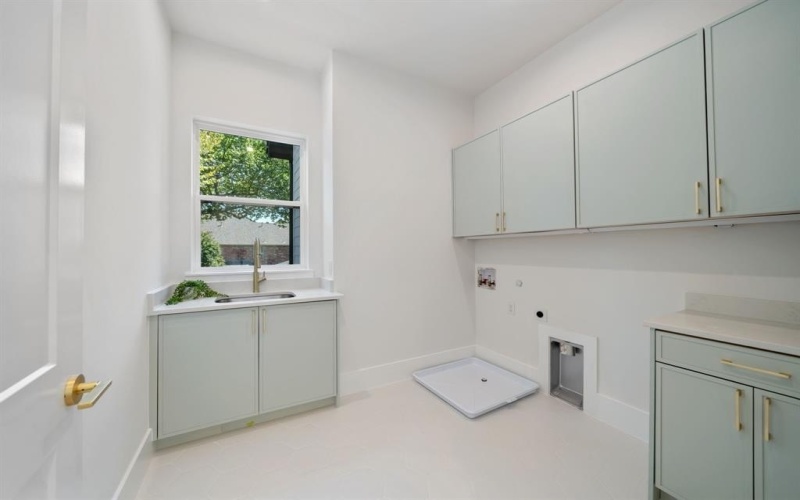 6437 Churchill Way, Dallas, TX 75230, 5 Bedrooms Bedrooms, ,6 BathroomsBathrooms,Residential,For Sale,6437 Churchill Way,0,21144136