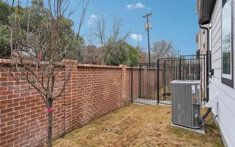 2617 Lost Maples Lane, Dallas, TX 75228, 3 Habitaciones Habitaciones , ,2 BañosBaños,Residential,En Venta,2617 Lost Maples Lane,0,21144331