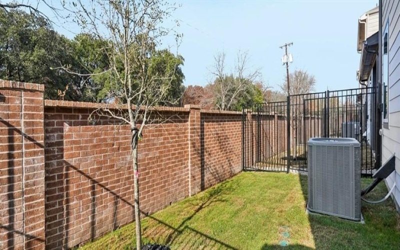 2621 Lost Maples Lane, Dallas, TX 75228, 3 Bedrooms Bedrooms, ,2 BathroomsBathrooms,Residential,For Sale,2621 Lost Maples Lane,0,21144345