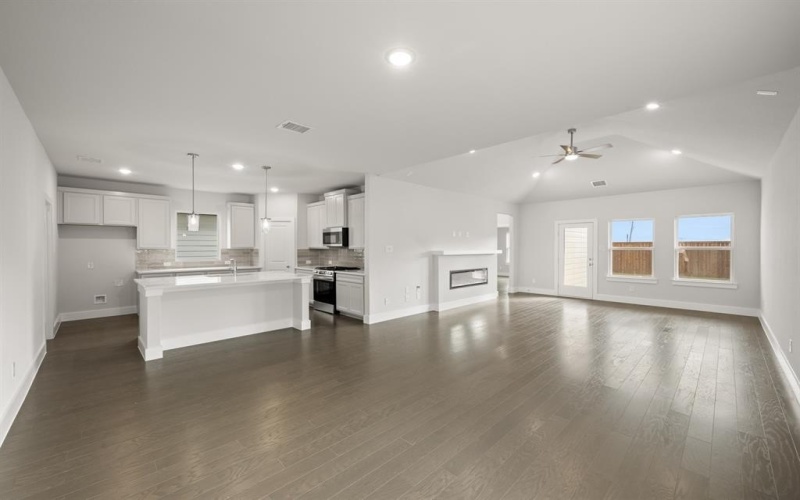 7325 Autumn Hill Drive, Denton, TX 76249, 5 Habitaciones Habitaciones , ,3 BañosBaños,Residential,En Venta,7325 Autumn Hill Drive,0,21144554