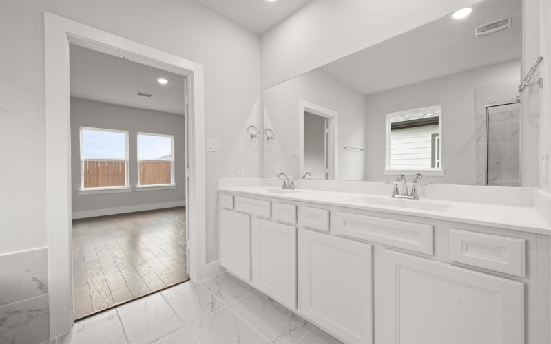 7325 Autumn Hill Drive, Denton, TX 76249, 5 Habitaciones Habitaciones , ,3 BañosBaños,Residential,En Venta,7325 Autumn Hill Drive,0,21144554