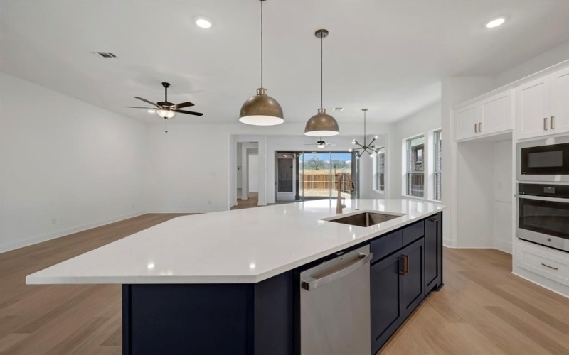 2083 Pine Grove Lane, Arlington, TX 76005, 2 Bedrooms Bedrooms, ,2 BathroomsBathrooms,Residential,For Sale,2083 Pine Grove Lane,0,21144825