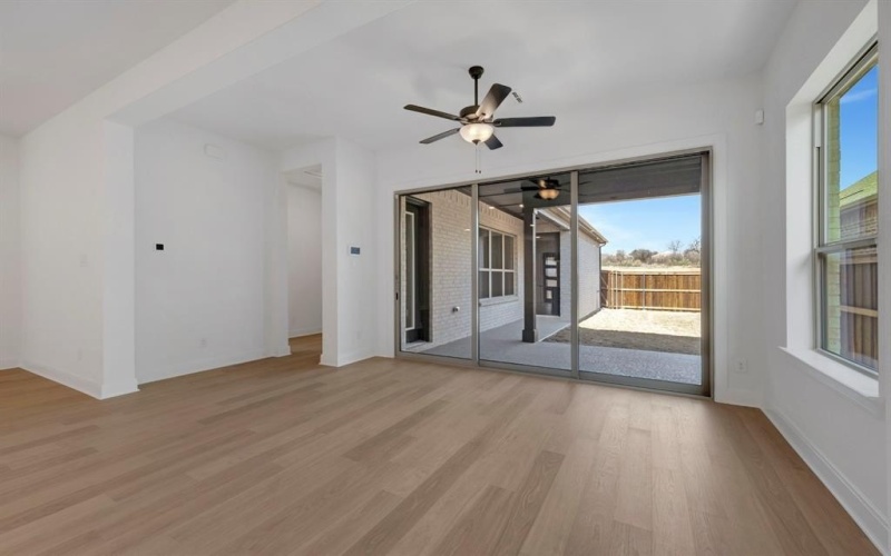 2083 Pine Grove Lane, Arlington, TX 76005, 2 Bedrooms Bedrooms, ,2 BathroomsBathrooms,Residential,For Sale,2083 Pine Grove Lane,0,21144825