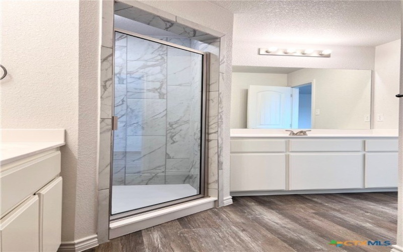 222 Dolphin Drive, Temple, TX 76501, 6 Bedrooms Bedrooms, ,7 BathroomsBathrooms,Residential Multi Family,For Sale,222 Dolphin Drive,0,600727