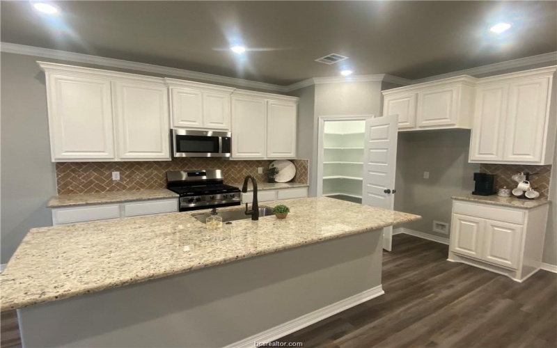 6434 Raleigh Loop, College Station, TX 77845, 4 Bedrooms Bedrooms, ,3 BathroomsBathrooms,Residential,For Sale,6434 Raleigh Loop,0,25013337