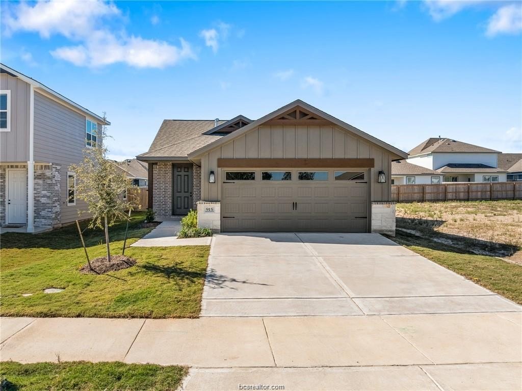 915 Fork, College Station, TX 77845, 3 Habitaciones Habitaciones , ,2 BañosBaños,Residential,En Venta,915 Fork,0,25013340