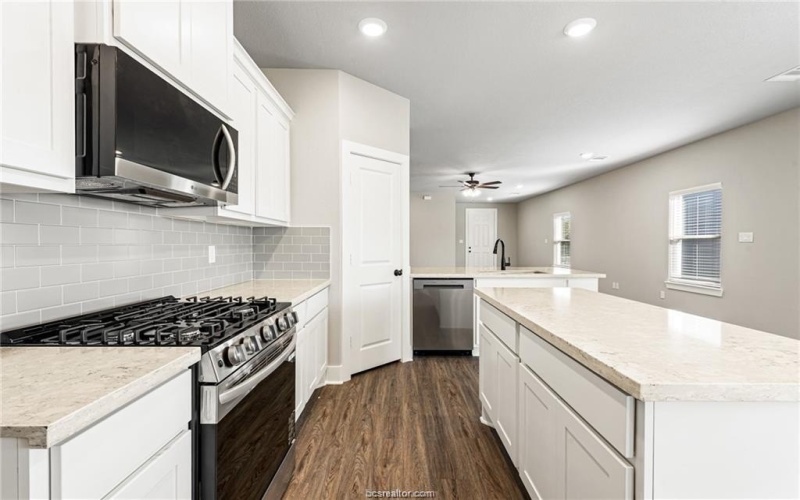 915 Fork, College Station, TX 77845, 3 Habitaciones Habitaciones , ,2 BañosBaños,Residential,En Venta,915 Fork,0,25013340