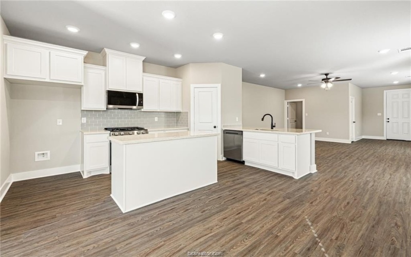 915 Fork, College Station, TX 77845, 3 Habitaciones Habitaciones , ,2 BañosBaños,Residential,En Venta,915 Fork,0,25013340