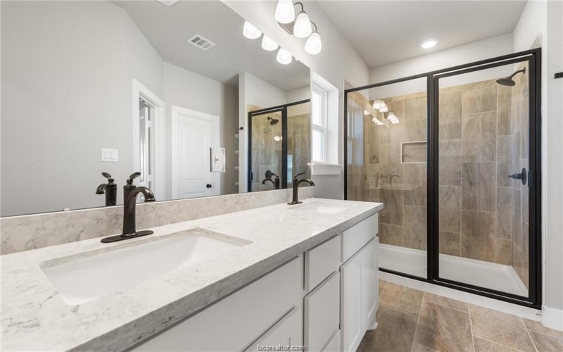 915 Fork, College Station, TX 77845, 3 Habitaciones Habitaciones , ,2 BañosBaños,Residential,En Venta,915 Fork,0,25013340