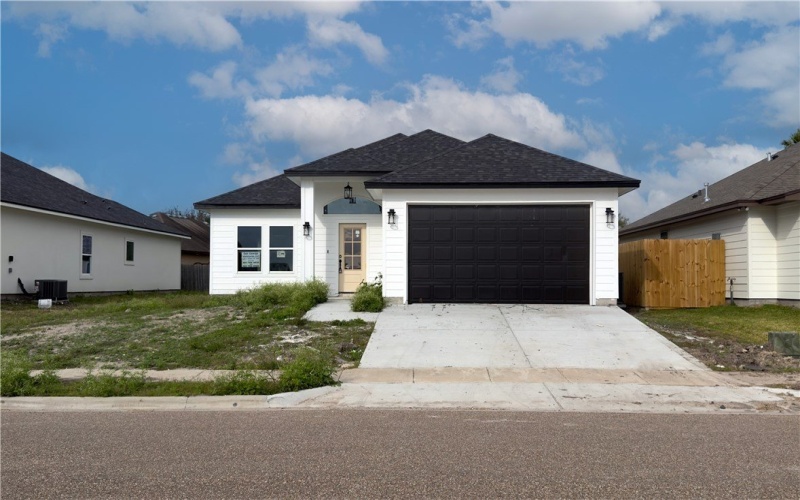 8121 Berenstain Drive, Corpus Christi, TX 78414, 3 Bedrooms Bedrooms, ,2 BathroomsBathrooms,Residential,For Sale,8121 Berenstain Drive,0,469540