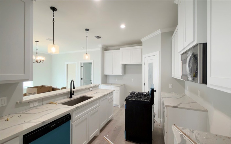 8121 Berenstain Drive, Corpus Christi, TX 78414, 3 Bedrooms Bedrooms, ,2 BathroomsBathrooms,Residential,For Sale,8121 Berenstain Drive,0,469540