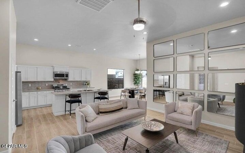 12621 Fredericksberg Avenue, El Paso, TX 79928, 4 Habitaciones Habitaciones , ,3 BañosBaños,Residential,En Venta,12621 Fredericksberg Avenue,0,935968