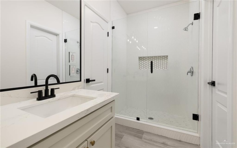 5204 Shalom Drive, Edinburg, TX 78539, 3 Habitaciones Habitaciones , ,2 BañosBaños,Residential,En Venta,5204 Shalom Drive,0,491363