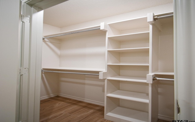 1417 E Earle St, Tyler, TX 75702, ,11 BathroomsBathrooms,Residential Multi Family,For Sale,1417 E Earle St,0,25011148