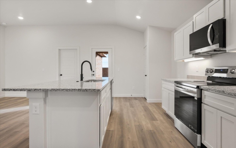 7023 14th Street, Lubbock, TX 79416, 3 Habitaciones Habitaciones , ,2 BañosBaños,Residential,En Venta,7023 14th Street,0,202600046