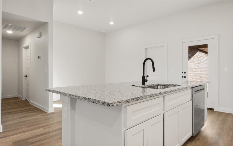 7023 14th Street, Lubbock, TX 79416, 3 Habitaciones Habitaciones , ,2 BañosBaños,Residential,En Venta,7023 14th Street,0,202600046