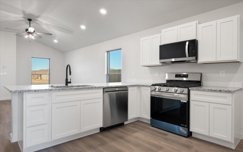 7021 14th Street, Lubbock, TX 79416, 3 Habitaciones Habitaciones , ,2 BañosBaños,Residential,En Venta,7021 14th Street,0,202600086