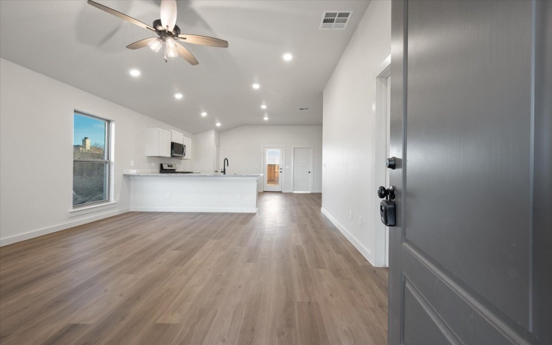 7021 14th Street, Lubbock, TX 79416, 3 Habitaciones Habitaciones , ,2 BañosBaños,Residential,En Venta,7021 14th Street,0,202600086