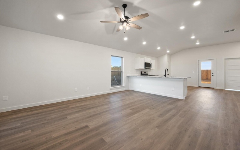 7021 14th Street, Lubbock, TX 79416, 3 Habitaciones Habitaciones , ,2 BañosBaños,Residential,En Venta,7021 14th Street,0,202600086