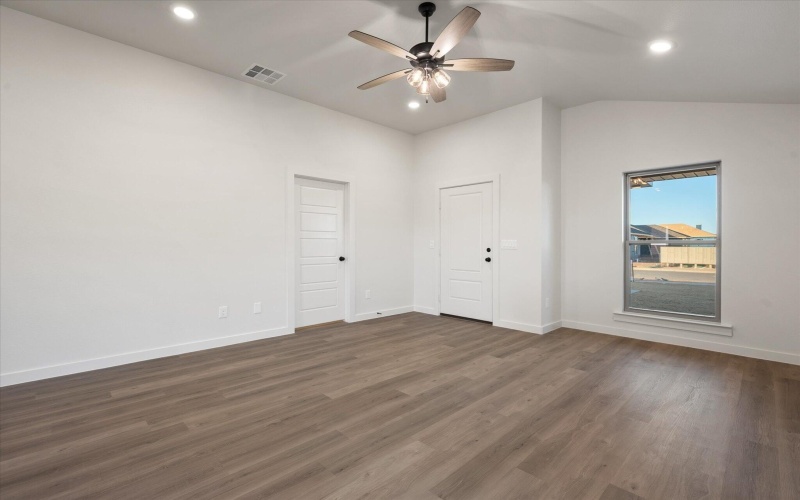 7021 14th Street, Lubbock, TX 79416, 3 Habitaciones Habitaciones , ,2 BañosBaños,Residential,En Venta,7021 14th Street,0,202600086