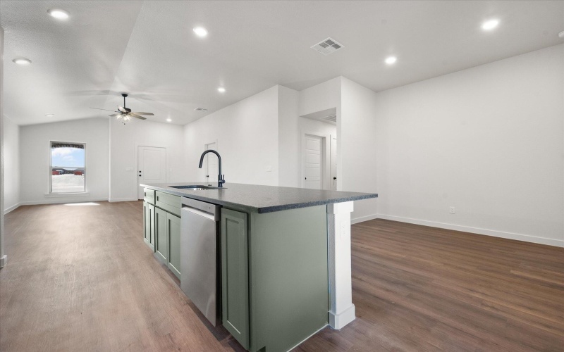 3112 138th Place, Lubbock, TX 79423, 3 Habitaciones Habitaciones , ,2 BañosBaños,Residential,En Venta,3112 138th Place,0,202600092