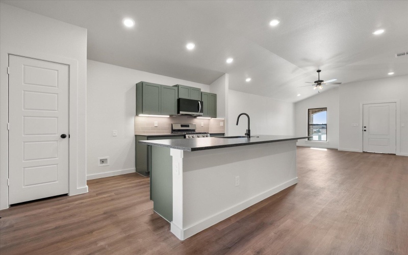 3112 138th Place, Lubbock, TX 79423, 3 Habitaciones Habitaciones , ,2 BañosBaños,Residential,En Venta,3112 138th Place,0,202600092