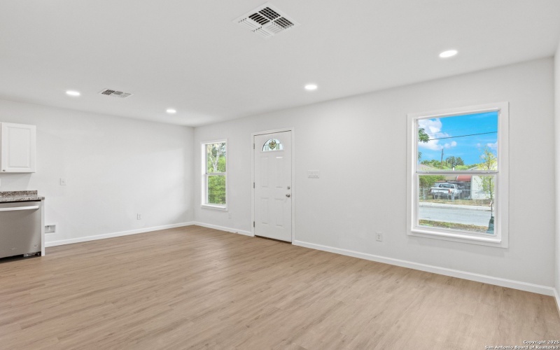 1502 Menchaca, San Antonio, TX 78207, 3 Bedrooms Bedrooms, ,2 BathroomsBathrooms,Residential,For Sale,1502 Menchaca,0,1898741