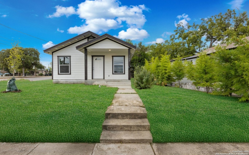 1502 Menchaca, San Antonio, TX 78207, 3 Bedrooms Bedrooms, ,2 BathroomsBathrooms,Residential,For Sale,1502 Menchaca,0,1898741