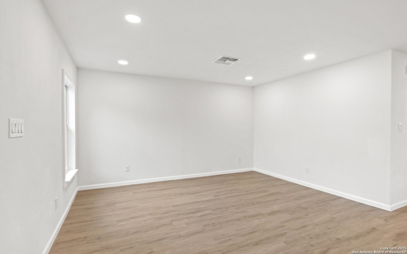 1502 Menchaca, San Antonio, TX 78207, 3 Bedrooms Bedrooms, ,2 BathroomsBathrooms,Residential,For Sale,1502 Menchaca,0,1898741