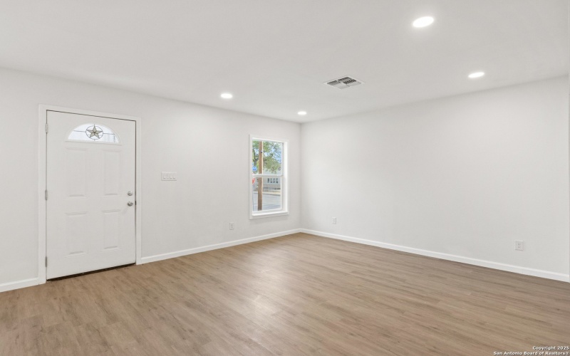 1502 Menchaca, San Antonio, TX 78207, 3 Bedrooms Bedrooms, ,2 BathroomsBathrooms,Residential,For Sale,1502 Menchaca,0,1898741