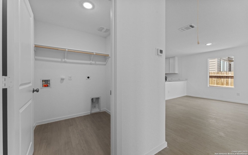 120 Autumn Trail, Floresville, TX 78114, 3 Habitaciones Habitaciones , ,2 BañosBaños,Residential,En Venta,120 Autumn Trail,0,1931700