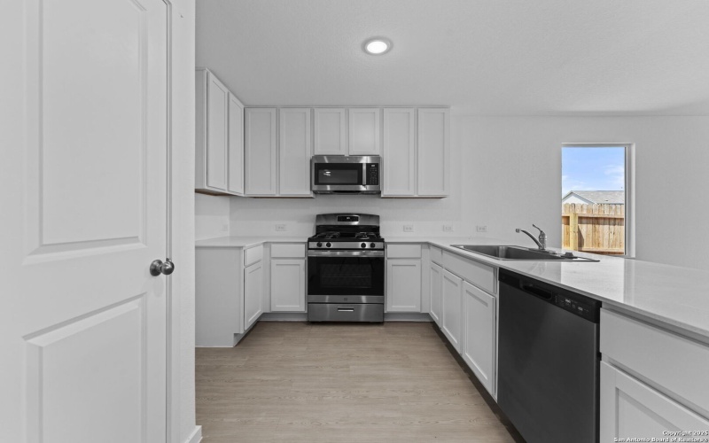 120 Autumn Trail, Floresville, TX 78114, 3 Habitaciones Habitaciones , ,2 BañosBaños,Residential,En Venta,120 Autumn Trail,0,1931700