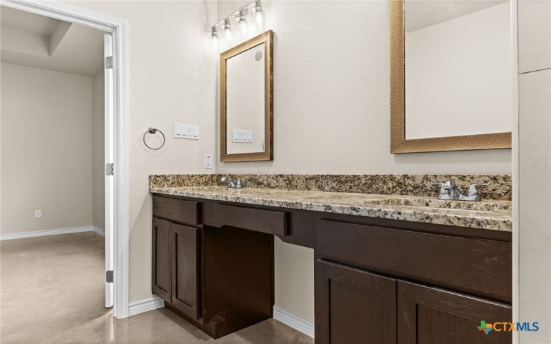 412 W Avenue C, Copperas Cove, TX 76522, 3 Habitaciones Habitaciones , ,2 BañosBaños,Residential,En Venta,412 W Avenue C,0,590138