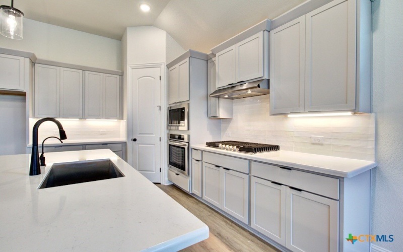 12197 Heartvine Parkway, Schertz, TX 78154, 3 Habitaciones Habitaciones , ,2 BañosBaños,Residential,En Venta,12197 Heartvine Parkway,0,601101